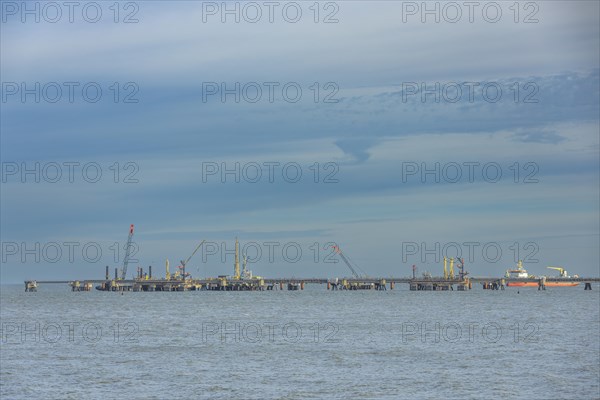Construction site of the Uniper LNG