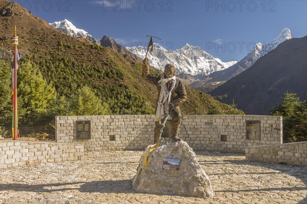 Statue of Tenzing Norgay Sherpa