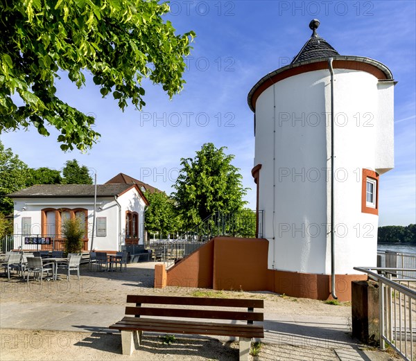 Gelder- und Wachthaus and gauge house of the Worms Rhine level
