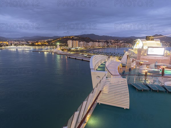Cruise ship