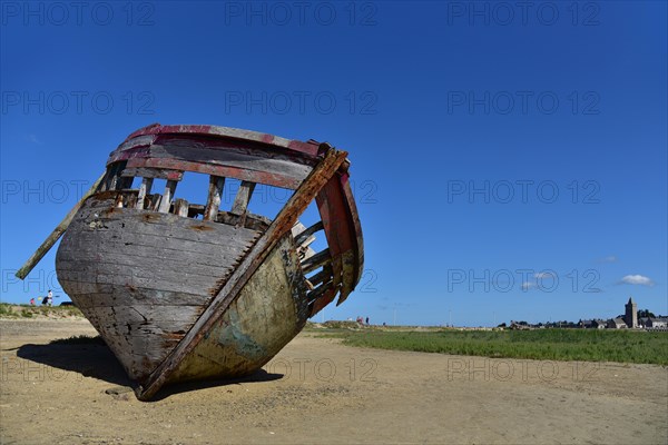 Shipwreck in the port of Portbail in the department of Manche