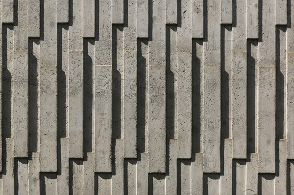 Detail cemetery wall