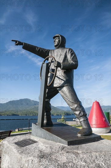 Mariner statue
