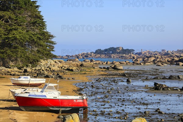 Baie de Sainte-Anne bay at low tide