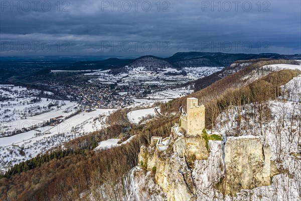 Ruin Reussenstein in winter