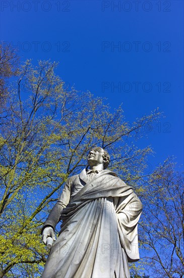 Statue of Olbers in the Wallanlagen