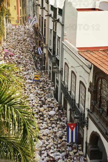 Los Indianos is the central event of the Palmerian Carnival on La Palma and dates back to the return of emigrants from Central America and Cuba. Participants are almost all residents of St. Cruz and t...