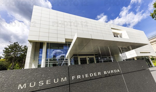Museum Frieder Burda, exterior view, architecture Richard Meier, art museum in Baden-Baden, Baden-Wuerttemberg, Germany, Europe