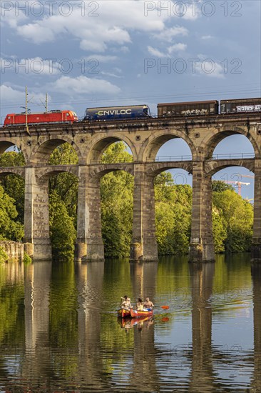 Enz viaduct Bietigheim goods train, railway viaduct over the river Enz, paddle boat, Bietigheim-Bissingen, Baden-Wuerttemberg, Germany, Europe