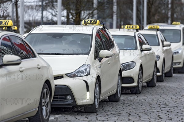 Many taxis queue up, waiting in line at the taxi stand, Messe, Munich, Upper Bavaria, Bavaria, Germany, Europe