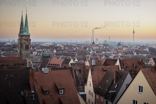 Nuremberg with the Sebaldus Church and the telecommunications tower taken at sunset. Nuremberg, 13.02.2023., Nuremberg, Germany, Europe