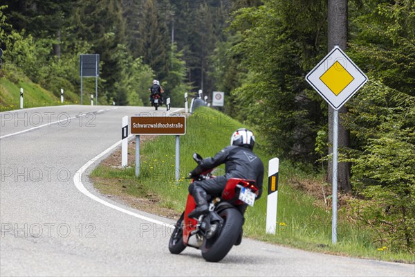 The Black Forest High Road is one of the oldest and best-known holiday routes in Germany. It is part of the Bundesstrasse 500 and a popular route for motorcyclists, Baiersbronn, Baden-Wuerttemberg, Ge...