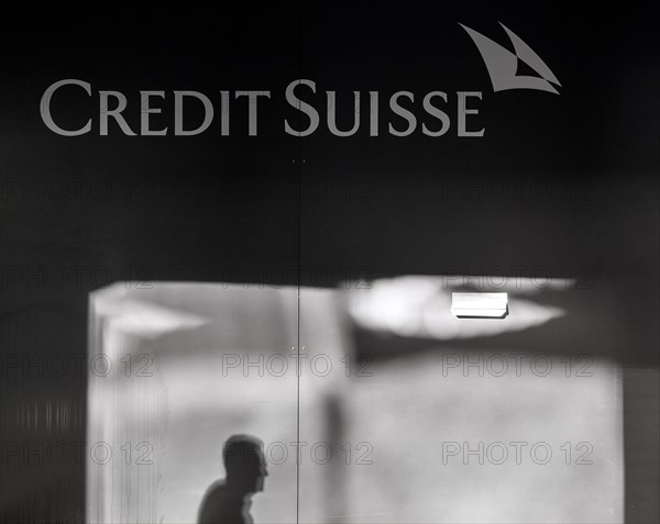 Bank Credit Suisse lettering