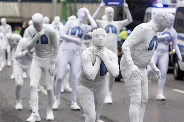 Protest of the environmental organisation Greenpeace, on the Bundesstrasse 14 40 activists demand better air quality, the Neckartor is considered the most polluted street in Germany with high levels o...