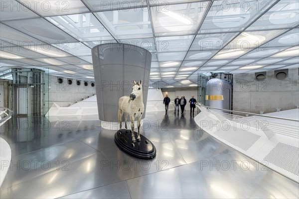 Mercedes Museum, Stuttgarts most visited museum is part of the Mercedes-Benz World in Untertuerkheim and with its vehicles and classic cars recalls the early days of the automobile, Architecture Ben v...
