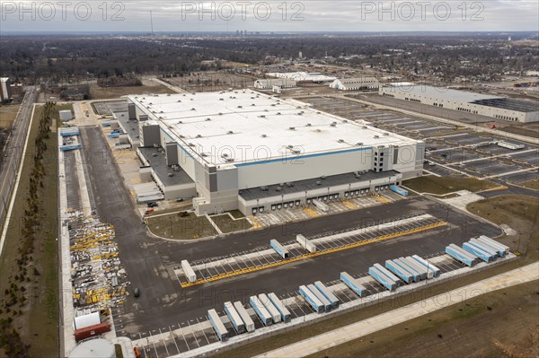 Detroit, Michigan USA, 7 January 2023, A newly-built $400 million Amazon fulfillment center, the largest in Michigan, remains idle as Amazon announced plans to lay off 18, 000 workers as the national ...