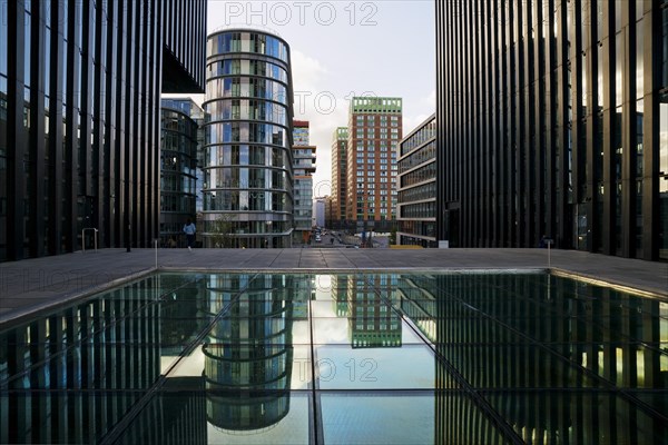 Harbour tip in the Media Harbour with the design hotel Hyatt Regency Duesseldorf, North Rhine-Westphalia, Germany, Europe