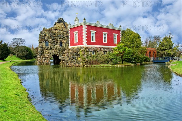 Stein Island with the Villa Hamilton