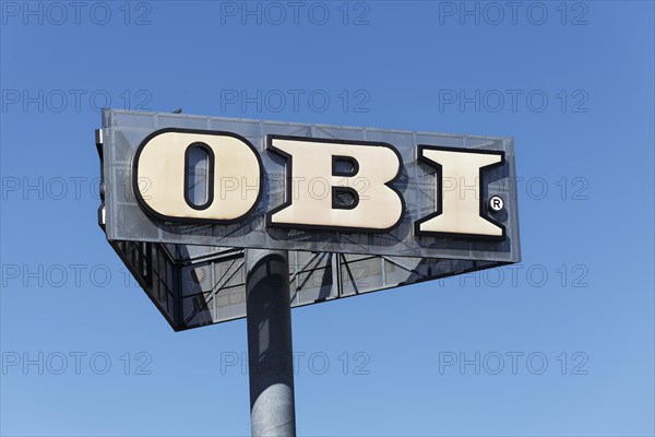 Pylon with Obi logo