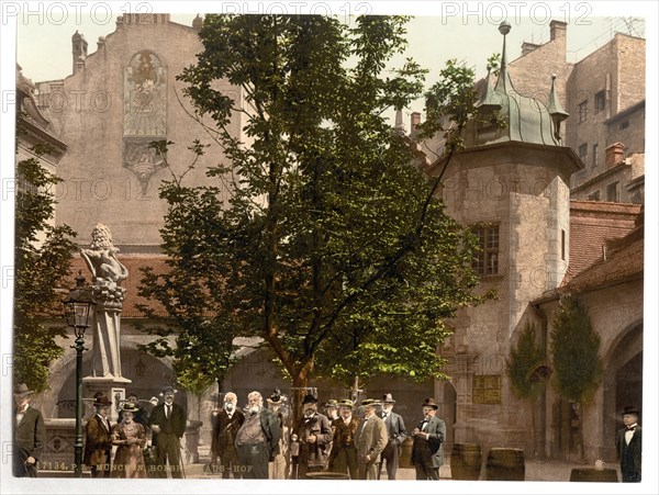 The courtyard of the Hofbraeuhaus in Munich