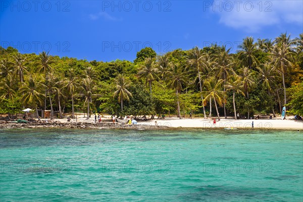 Beach of the Island May Rut Trong