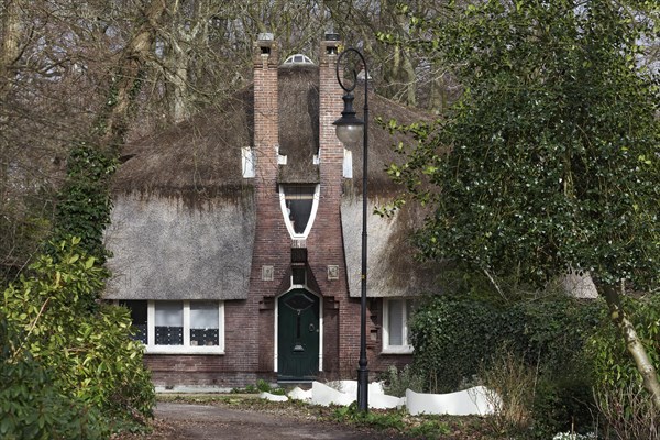 Country house with thatched roof from 1917