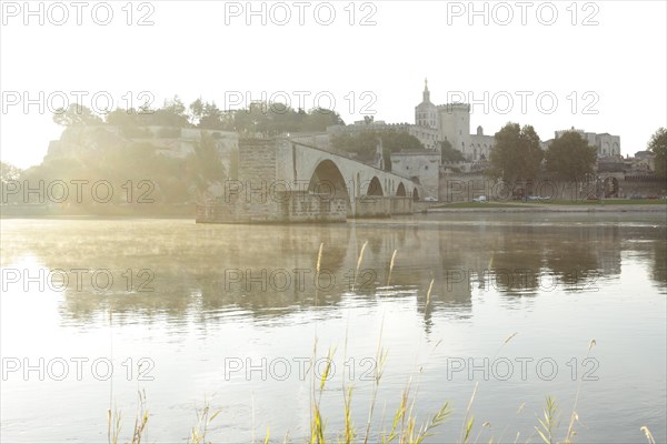Pont St.-Benetzet at sunrise