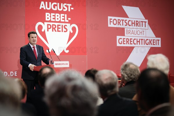 Making progress out of change. A discussion on the occasion of the 160th birthday of the SPD with the award of the August Bebel Prize to Franz Muentefering. Here: Hubertus Heil