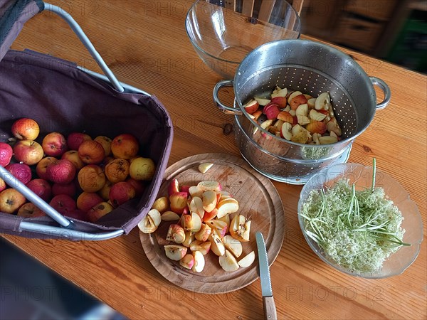 Sliced apples for preparation for apple jelly