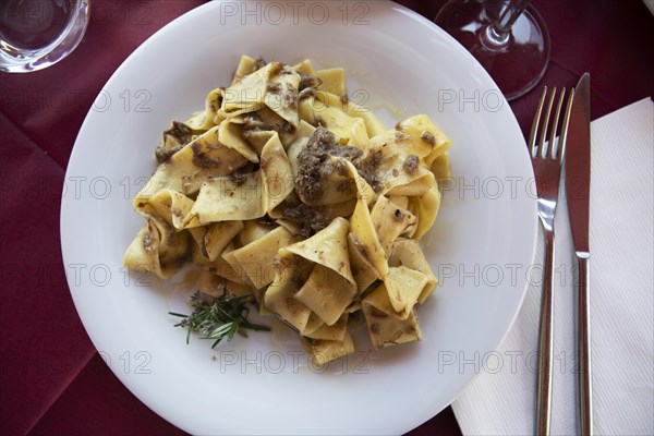 Papardelle a la cingale