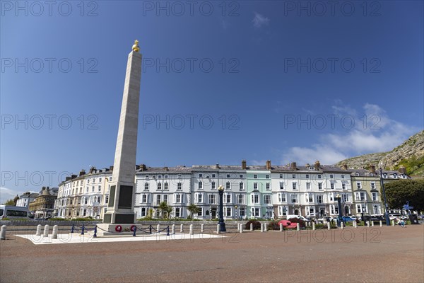 Monument and typical British houses