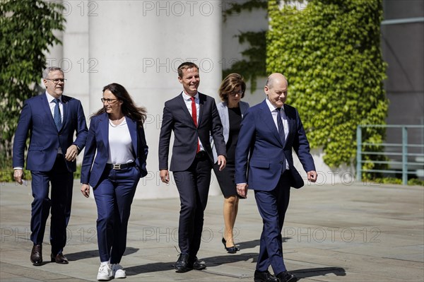(l.t.r.) Jörg Dittrich, President of the German Confederation of Skilled Crafts, Yasmin Fahimi,