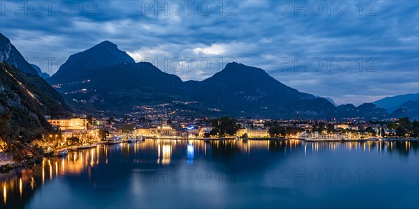 Town view of Riva del Garda at night