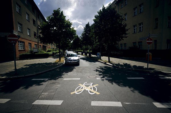 The pictogram for a cycle path in Ollenhauerstrasse in Berlin Reinickendorf has been crossed with a yellow marking. The new transport administration in Berlin has stopped several cycle path projects i...