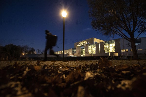 Federal Chancellery at blue hour