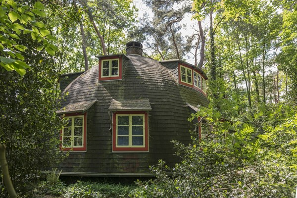Spherical house