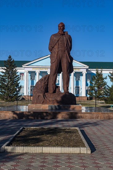Igory Kurchatov monument