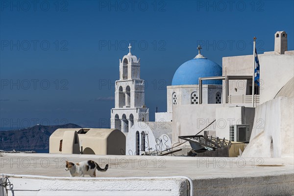 Whitewashed architecture in Pyrgos