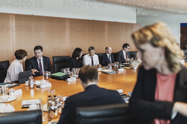 (L-R) Bettina Stark-Watzinger (FDP), Federal Minister of Education and Research, Hubertus Heil
