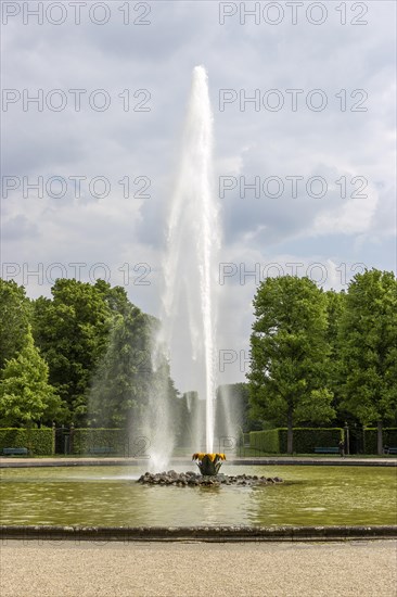 Large fountain in the Herrenhaeuser Gardens