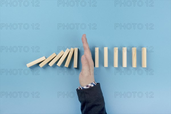 Pause wooden blocks falling