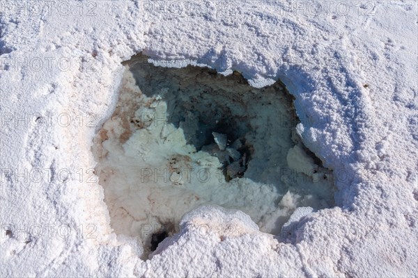 800 sq km salt desert Salinas Grandes