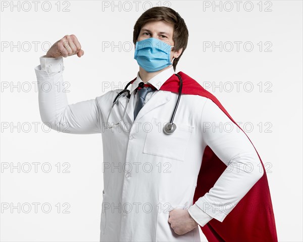Medium shot doctor wearing surgical mask