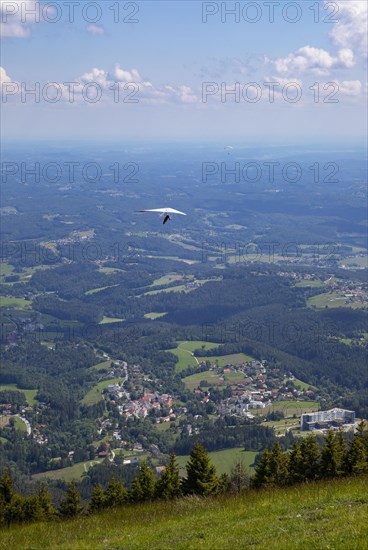 Paraglider and hang glider launch site at Schoeckl