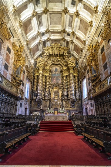Altar and choir of the Se do Porto Cathedral