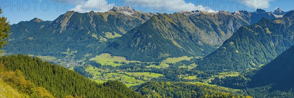Mountain panorama from Soellereck to Stillachtal and Oberstdorf