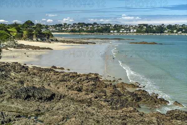 The Plage des cures beach in Plestin-les-Greves