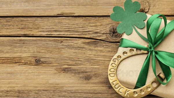 Top view present horseshoe arrangement