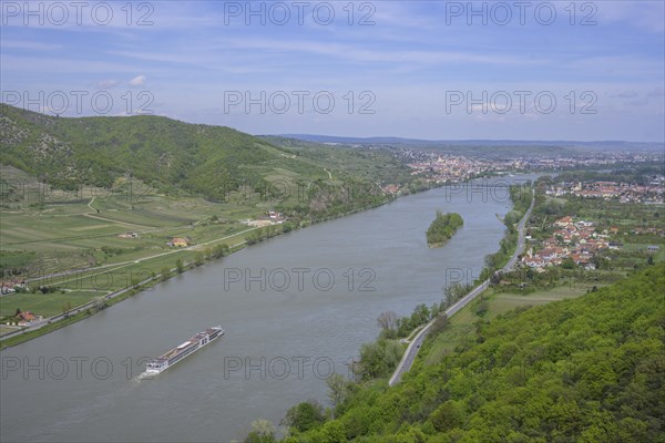 View from the OeTK Ferdinand Warte to the Hundsheimer Island and Krems Stein