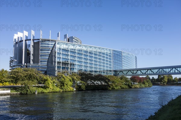 Passageway over the Ill river to the European Parliament